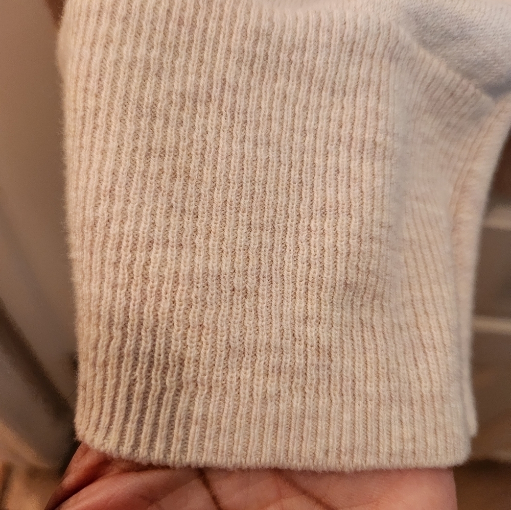 Old Navy Cozy Minimalist Cardigan Neutral Lightweight Layering Sweater XL - Picture 6 of 11